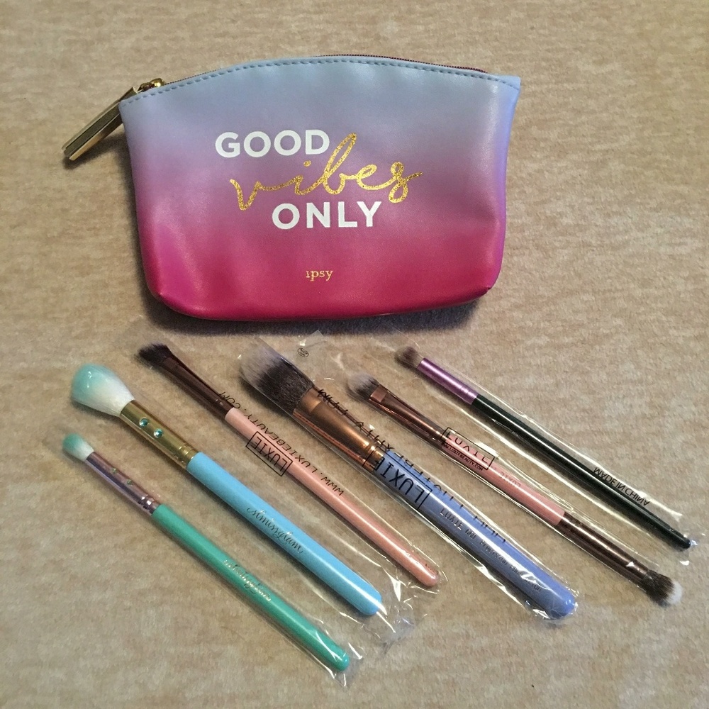 Make up brush lot